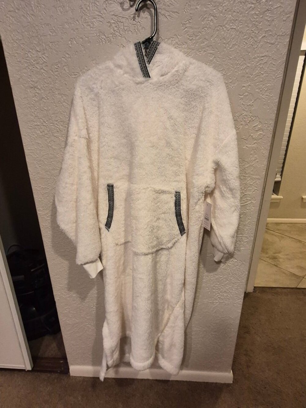 Joyspun Plush Lounger Womens L White Sherpa Hooded NWT